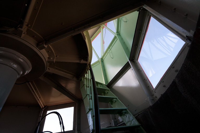 Escalier donnant accès à la lanterne du phare des Baleines.