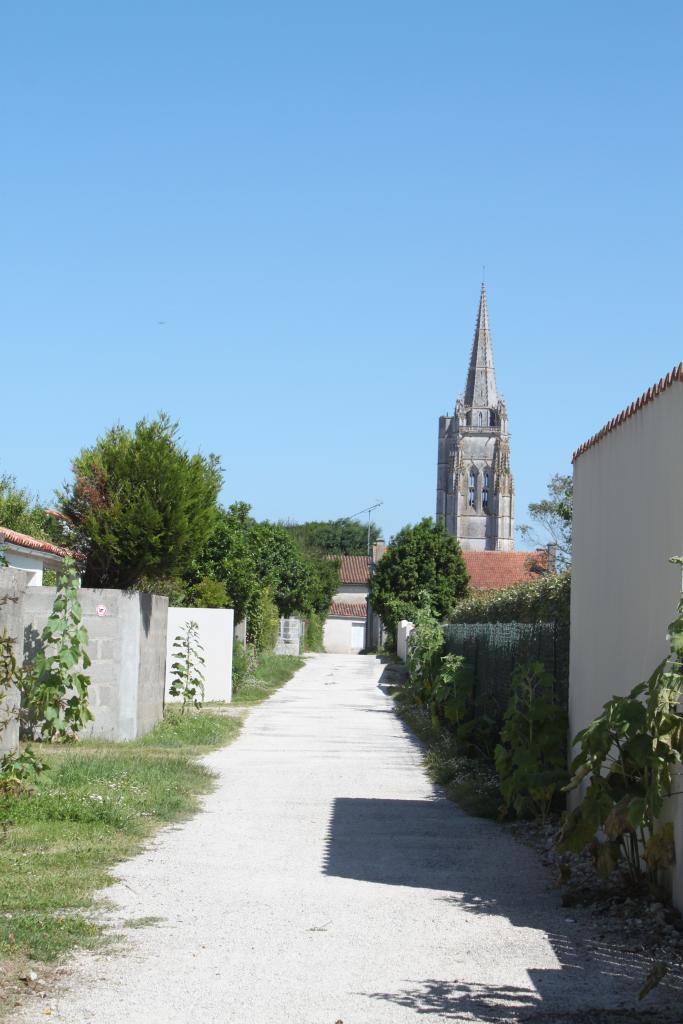Chemin entre les rues Pasteur et des Courlis.