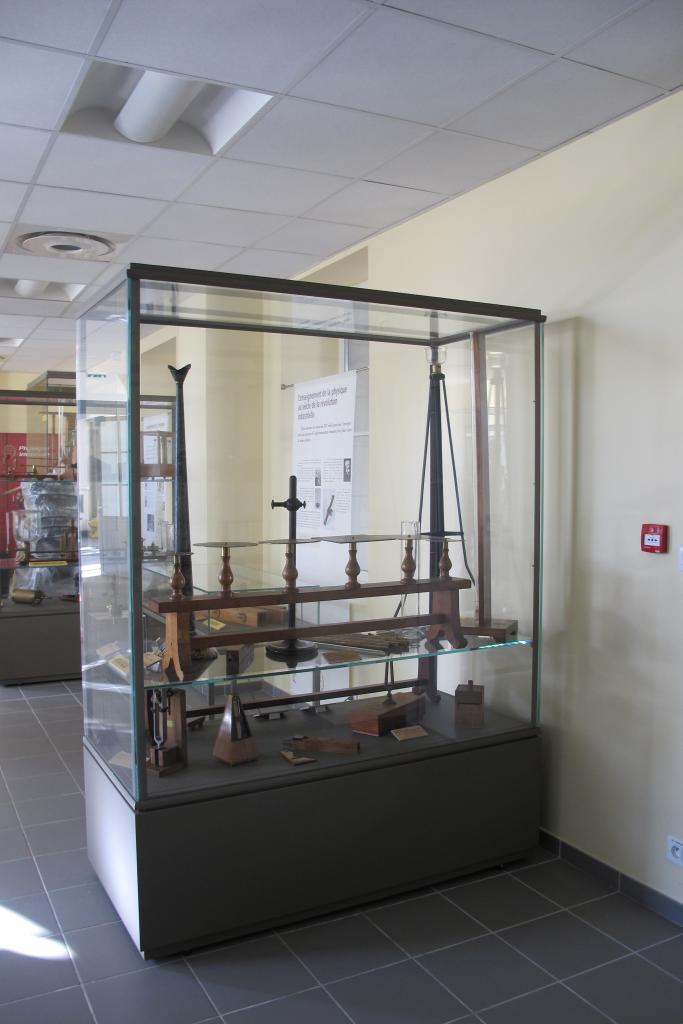 Salle d’exposition du Cabinet de physique (ouverte en 2015).