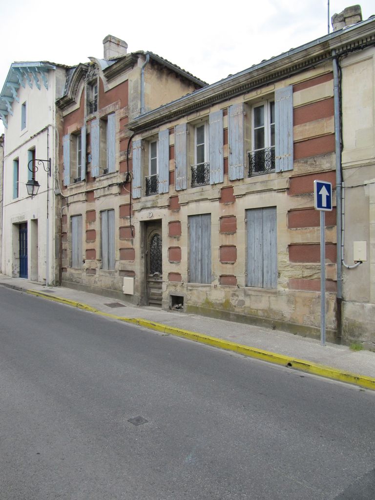 Façade sur rue.