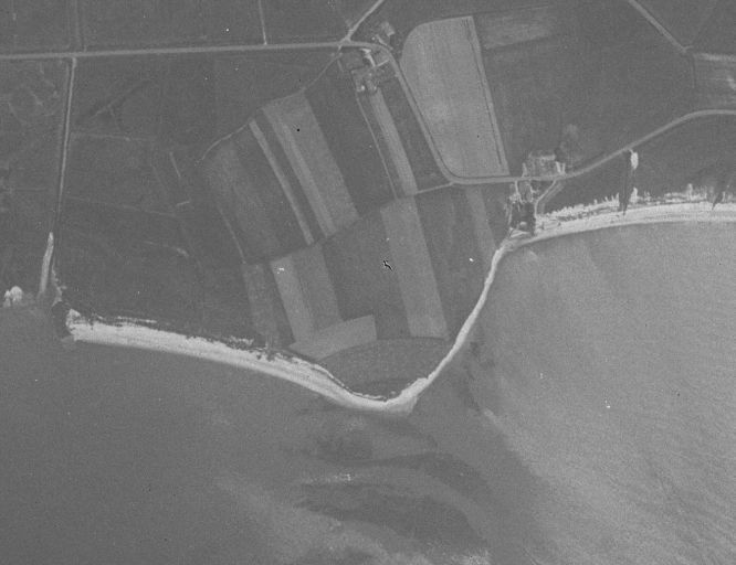 Vue aérienne de la pointe de Port Maran en 1937, sans carrelets.