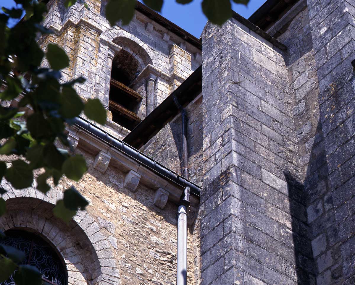 Église, raccord entre le mur gouttereau sud et le bras du transept.