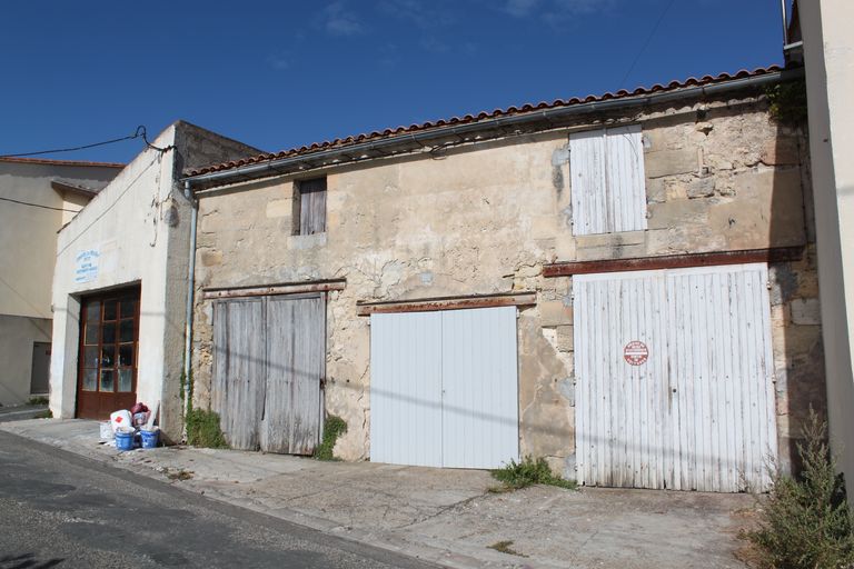 Bâtiment de dépendance (grange-écurie), rue Etienne-Dieuzède.