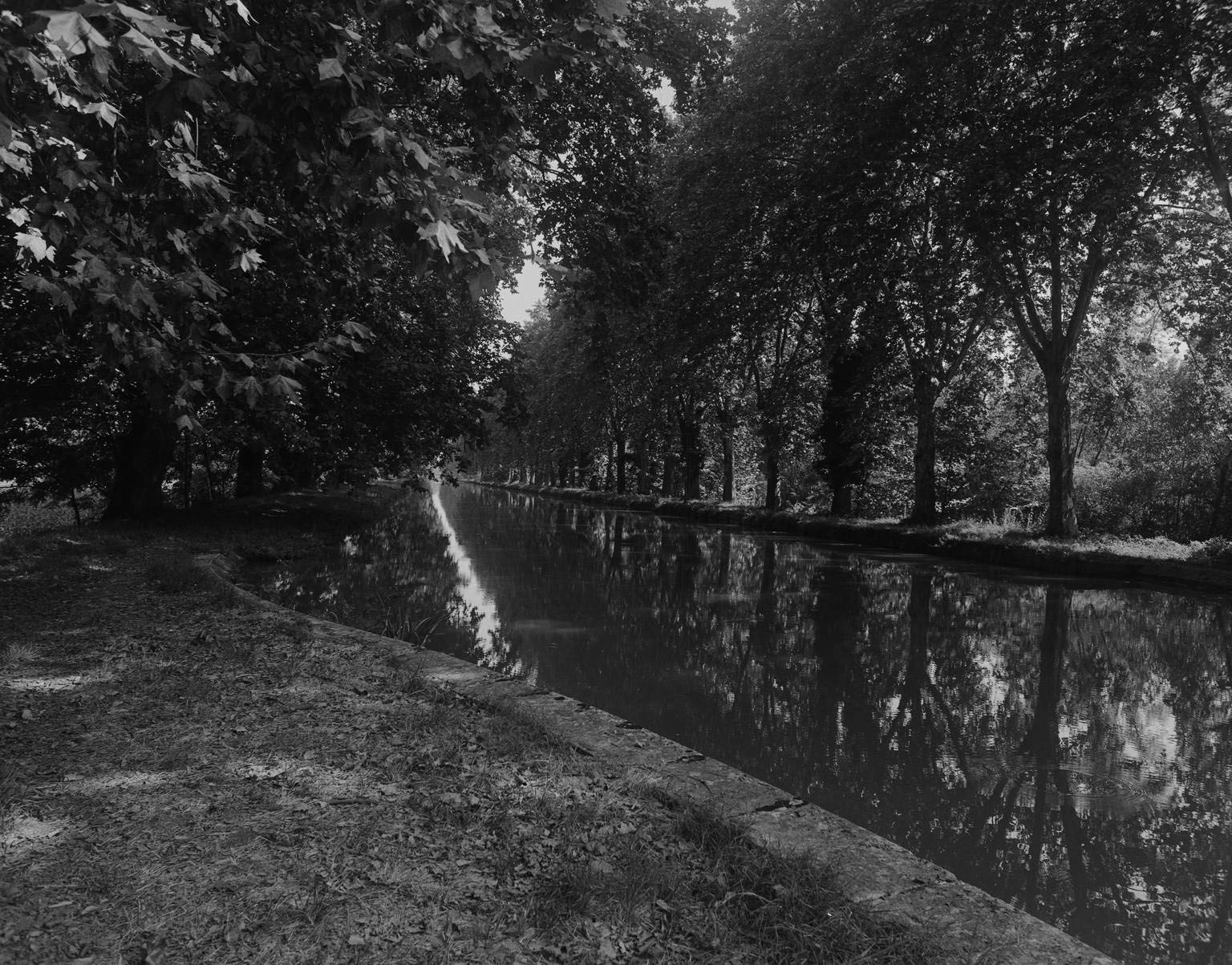 Canal depuis le pont vers l'est.