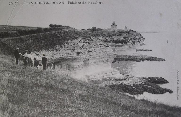 Promeneurs au bord des falaises vers 1900.