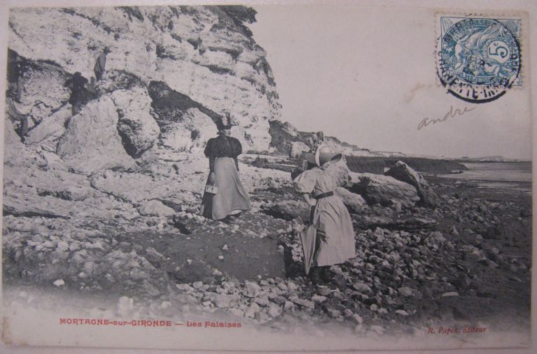 Les falaises de Mortagne, carte postale du début du 20e siècle.