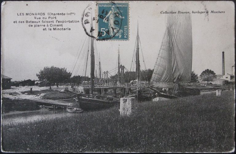 Le port des Monards sur une carte postale vers 1910.