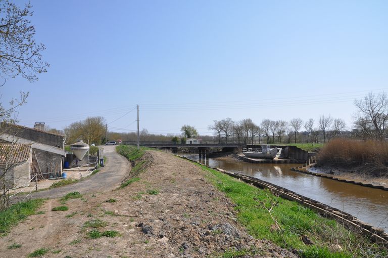Canal Saint-Georges au Passage.