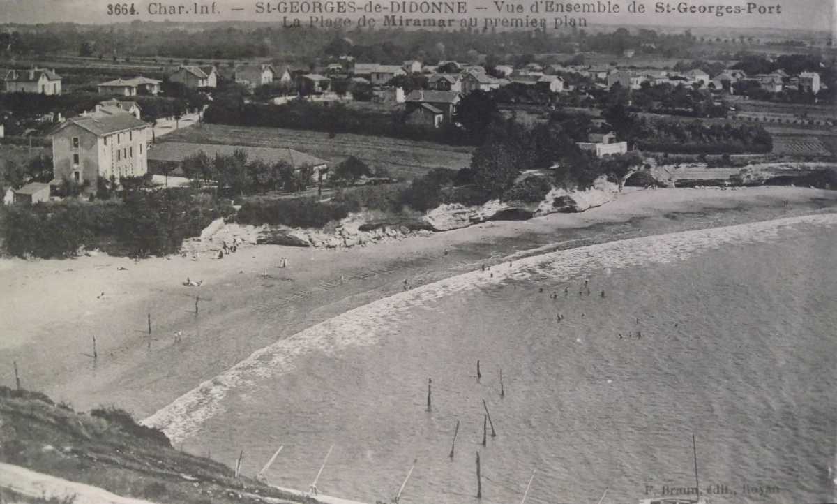 La conche du port ou plage de Miramar et le quartier de la Crête, vus depuis le phare, vers 1910.