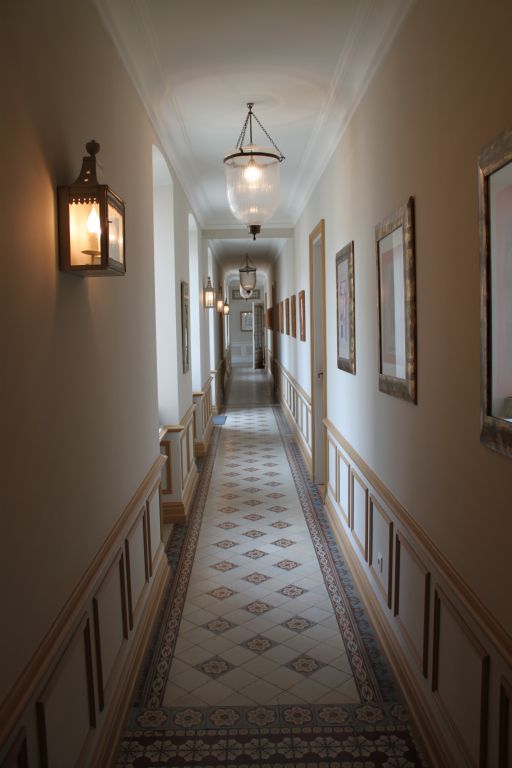 Couloir desservant les chambres de la partie sud.