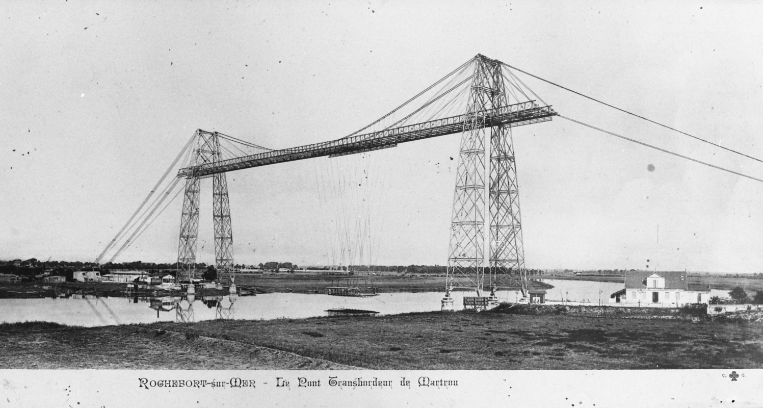 Vue générale prise de la rive gauche, en aval du pont, vers 1900.