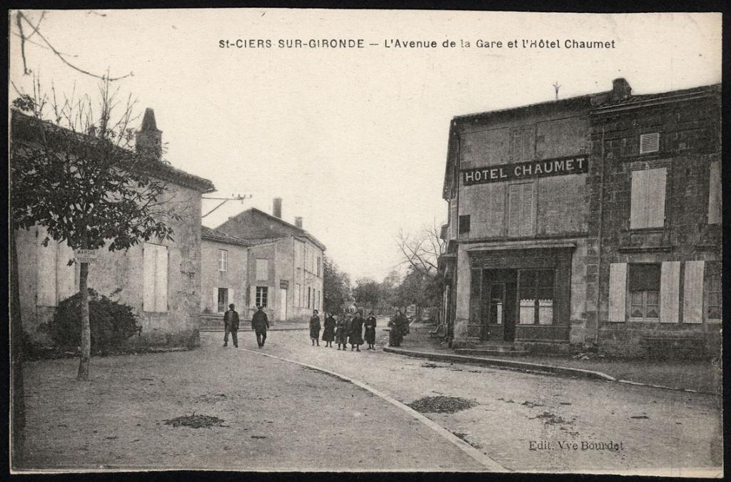 Avenue de la Gare et l'hôtel Chaumet. Carte postale, début du 20e siècle.