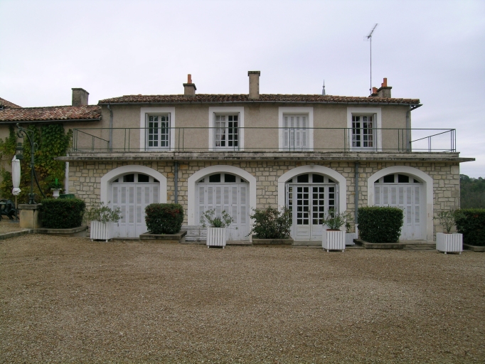 Logis, aile sud-est, façade sud-ouest.