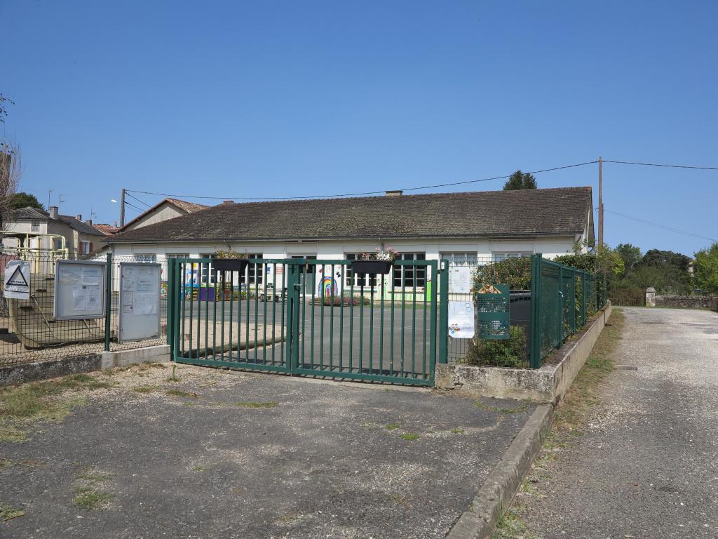 Ecole maternelle de la Gassotte, façade sud, vers la cour et le square.