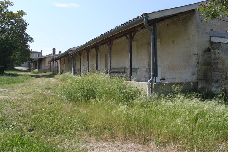 Vue d'ensemble des alignements est et ouest : façades sud.