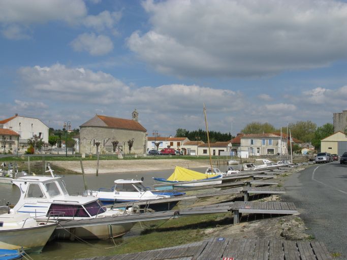 Le port de Saint-Seurin-d'Uzet.