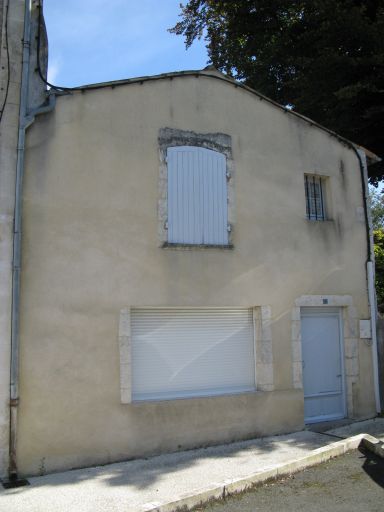 La maison vue depuis le nord-ouest.