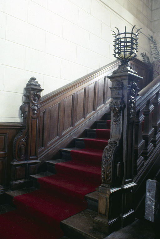 Rez-de-chaussée : départ de l'escalier (en 1990).