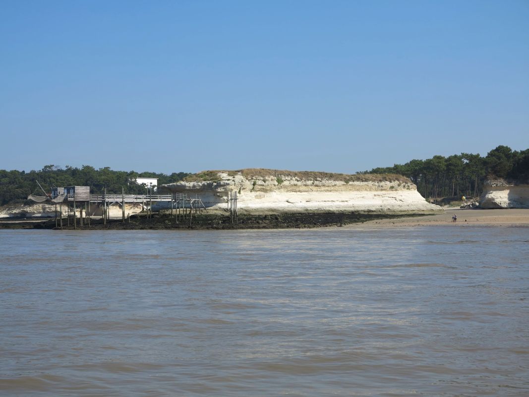Le rocher de la Couronne vu depuis l'estuaire.