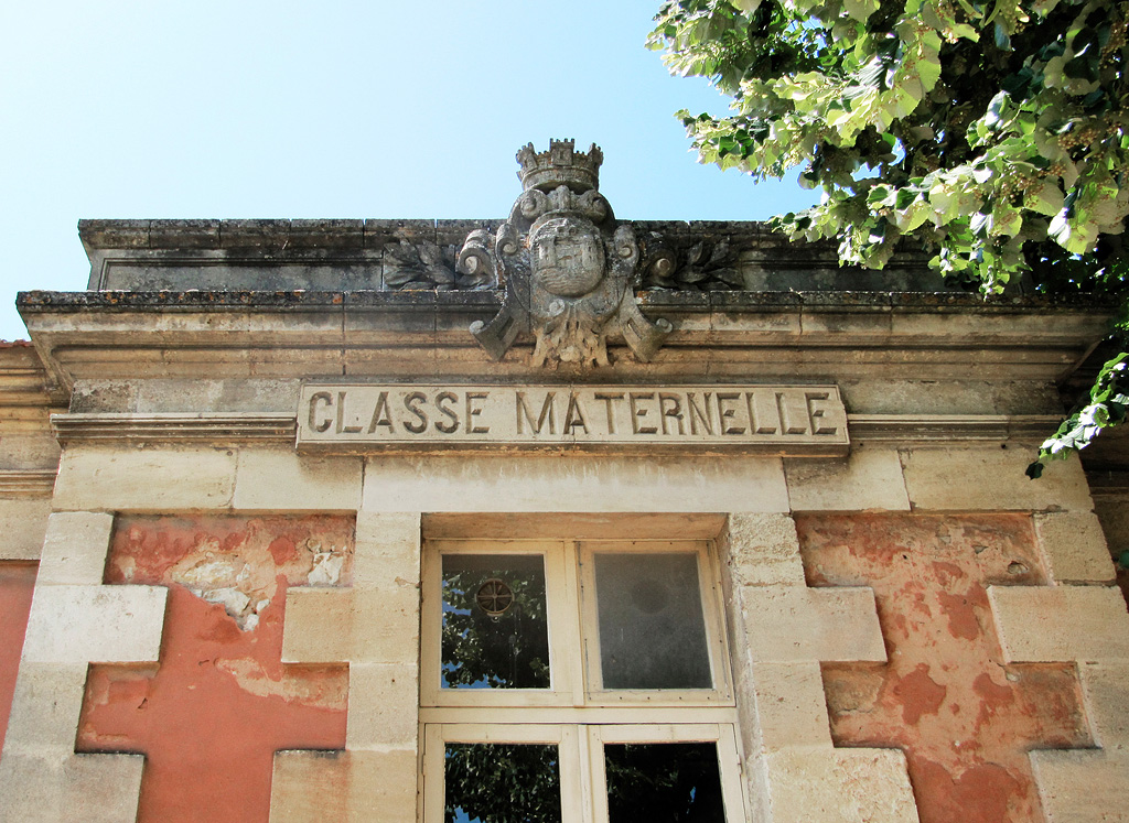 Salle de classe maternelle : façade est, détail.
