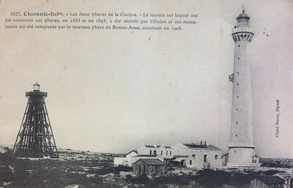 A la pointe de la Coubre, la tour en bois de 1860 et le phare de 1895, vers 1900.