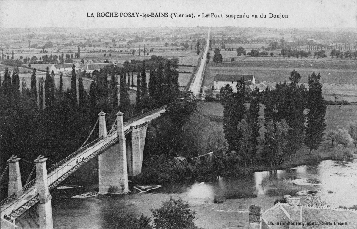 Pont de La Roche-Posay. Carte postale ancienne.