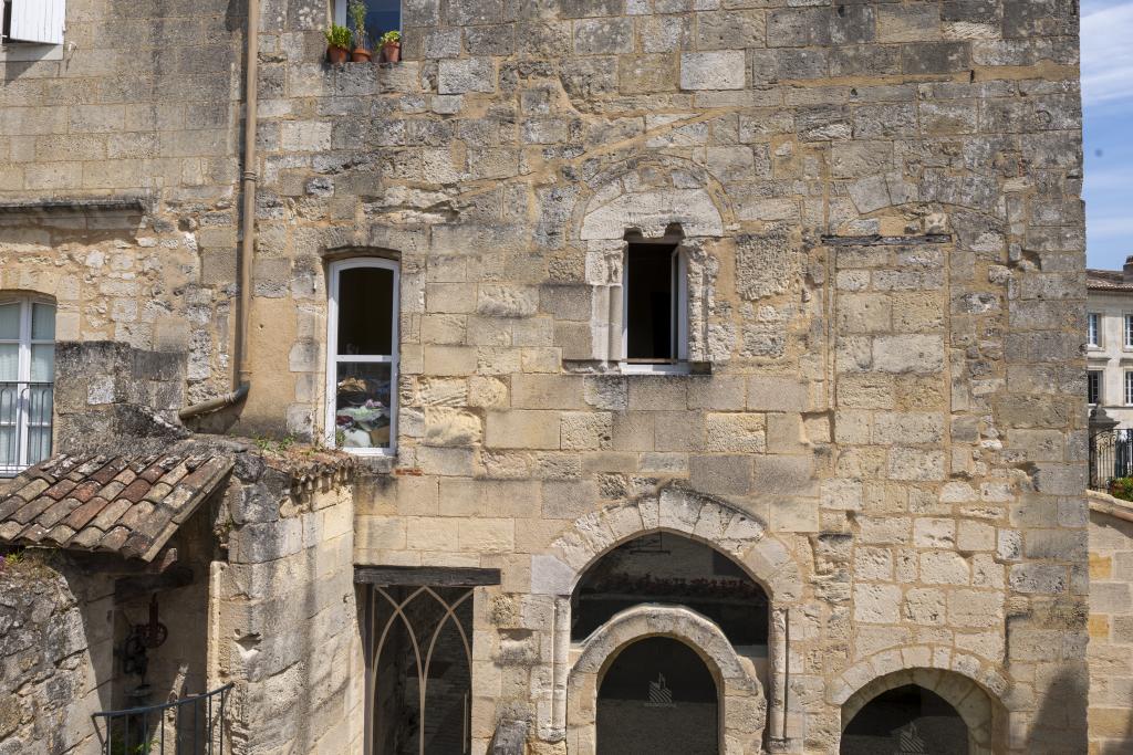 Vue rapprochée du pignon ouest.