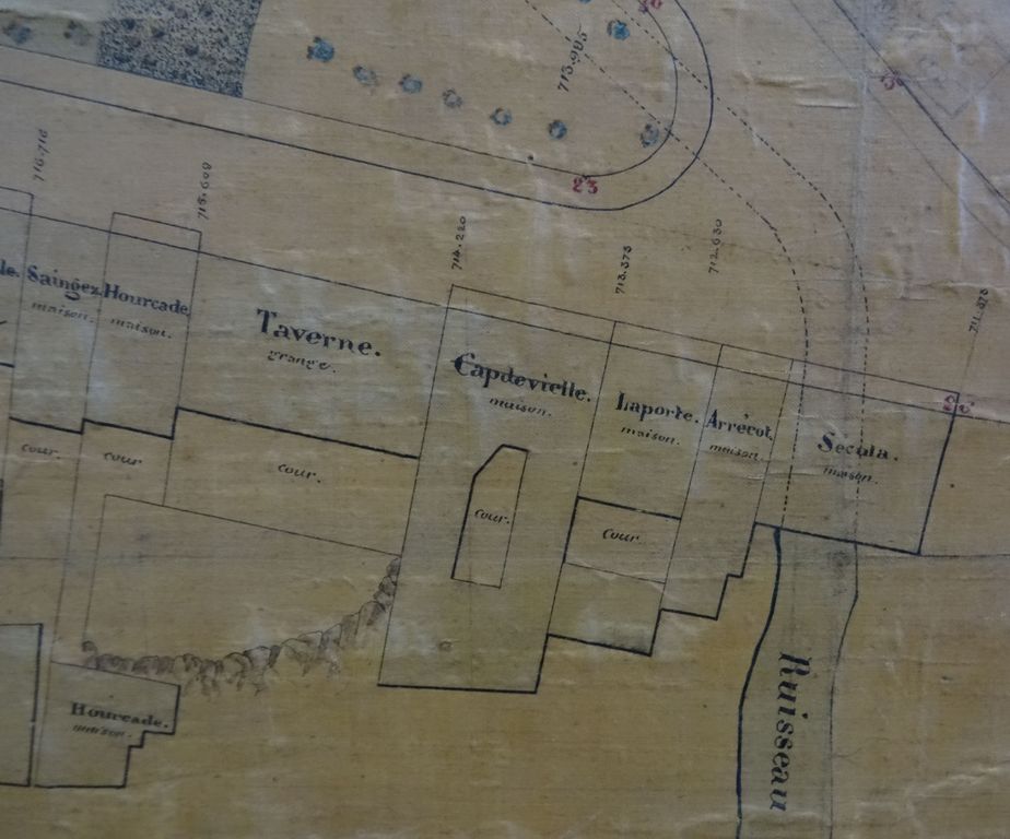 Cadastre des Eaux-Bonnes, 1866. Détail de l'Hôtel des Pyrénées et du lit de la Sourde.