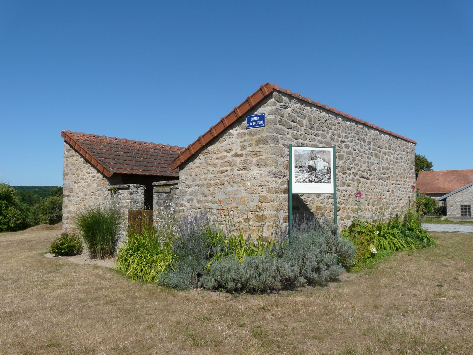 Vue générale du lavoir.