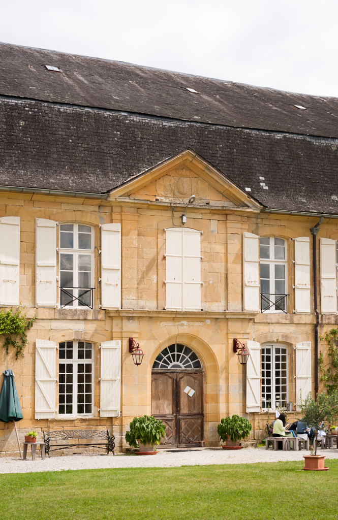 Détail de l'élévation principale sur cour (ouest) : travée centrale.