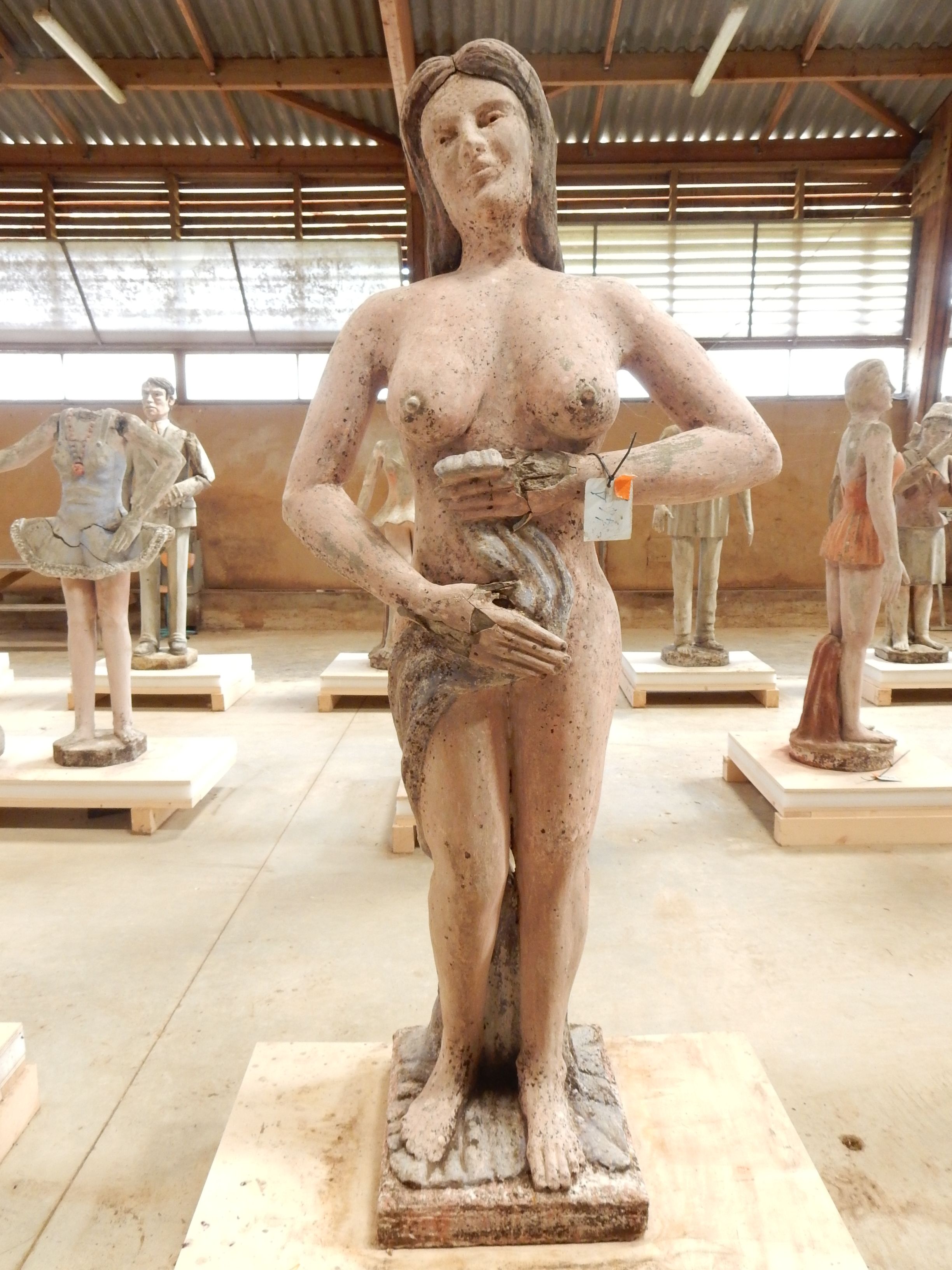 Sculpture de Vénus avant travaux.