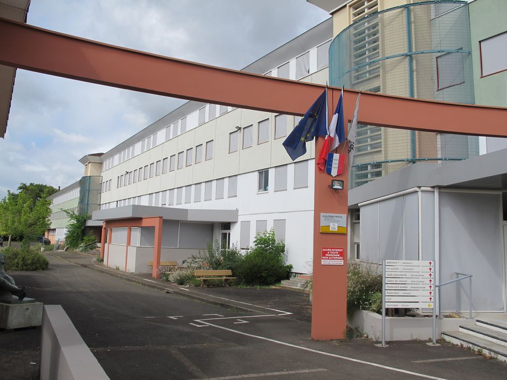 Bâtiment principal. Elévation antérieure (sud-est).