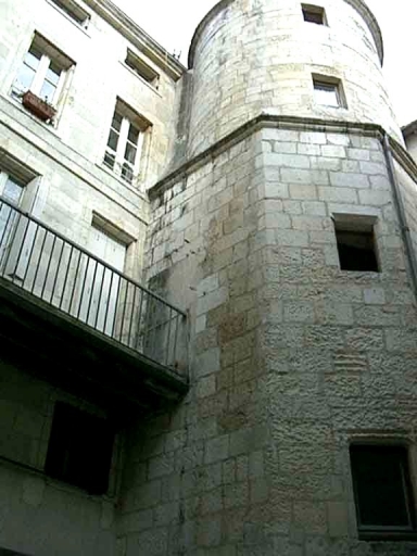 Elévation sur cour de tour d'escalier et du corps de bâtiment ouest.