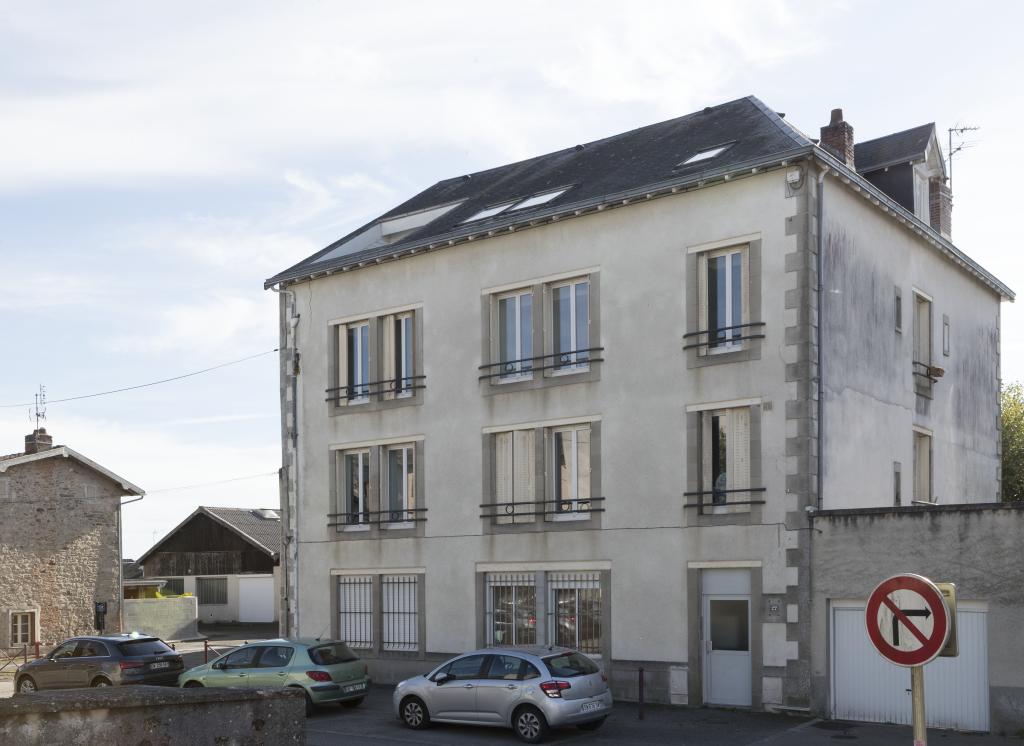 Vue depuis la rue.