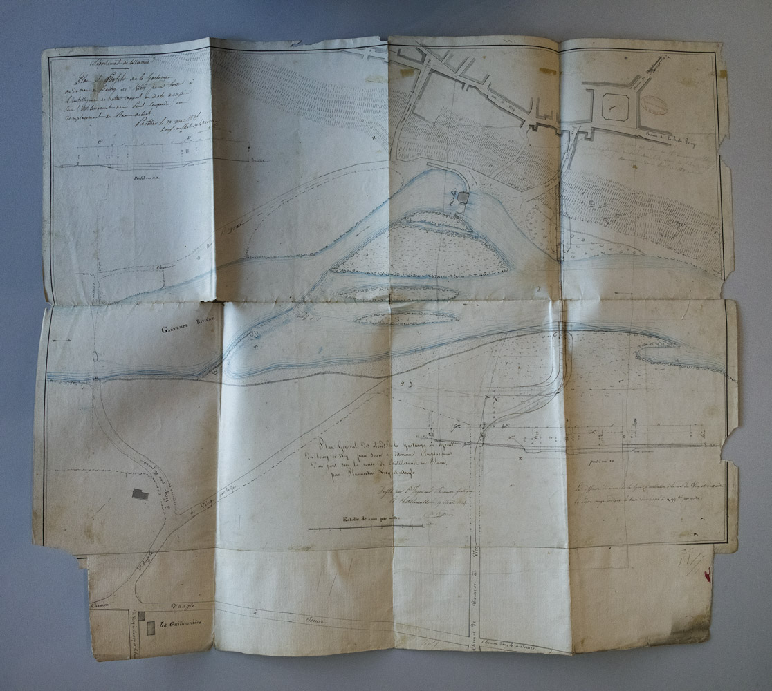 Plan et profils de la Gartempe au-dessus du bourg de Vicq, Besson ingénieur, 1834.