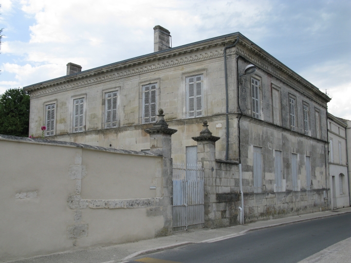 La maison vue depuis le nord-est.