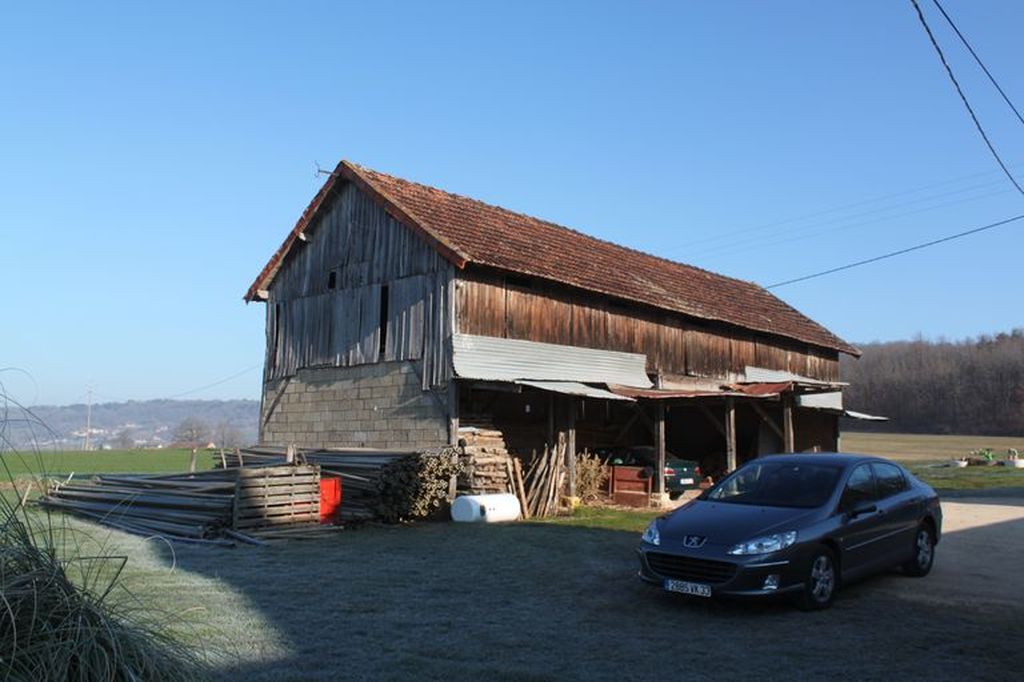 Ancien séchoir à tabac.