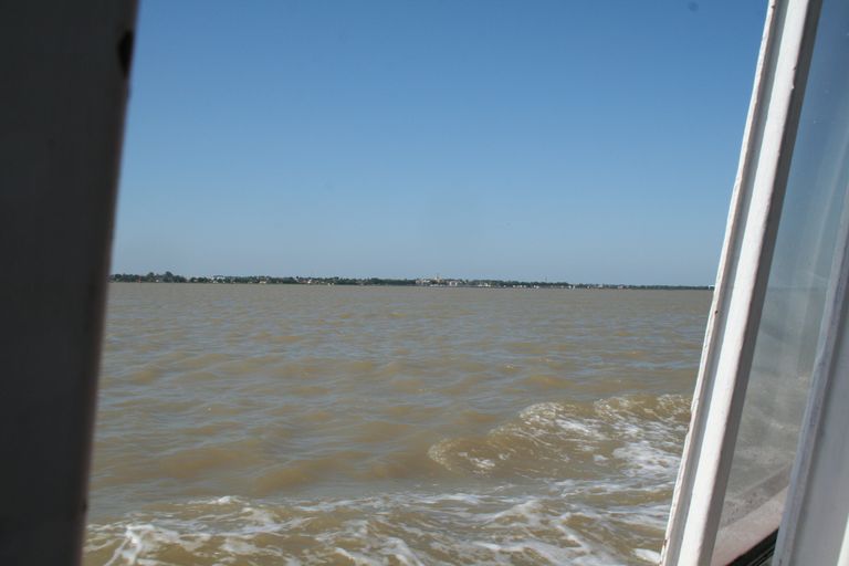 Vue de Pauillac depuis l'estuaire, à bord du bateau La Ginette.