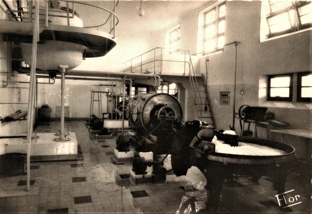 La beurrerie et ses machines, vers 1950. Collection particulière.