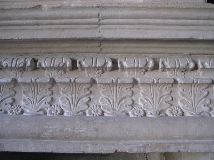 Détail du décor du linteau.