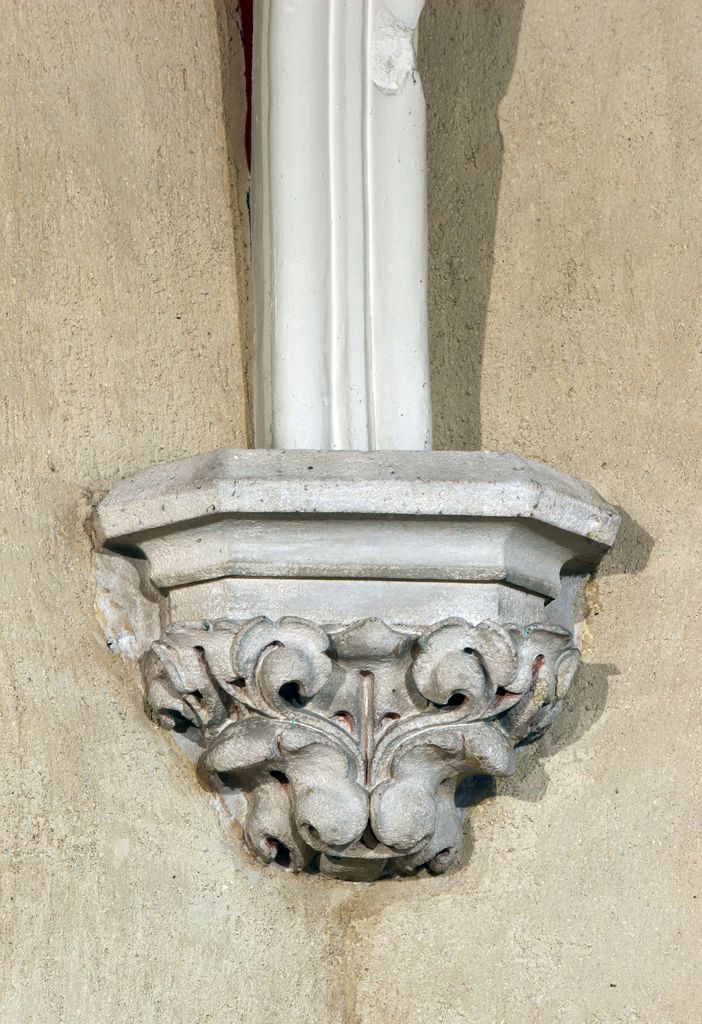 Détail d'un culot sculpté dans le chœur (angle nord-est).