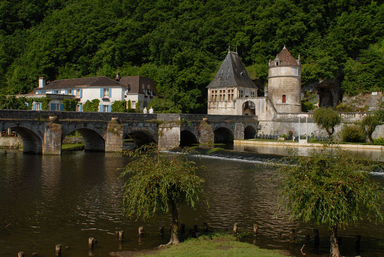 Pont Coudé et pavillon Renaissance.