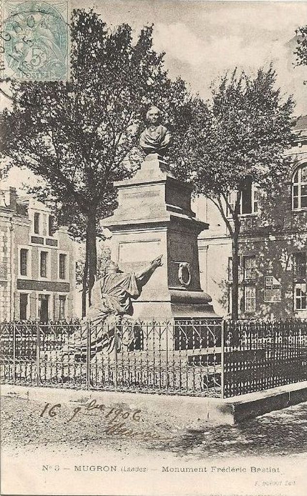 Ensemble depuis le sud-est. Carte postale, F. Degout, 1906.