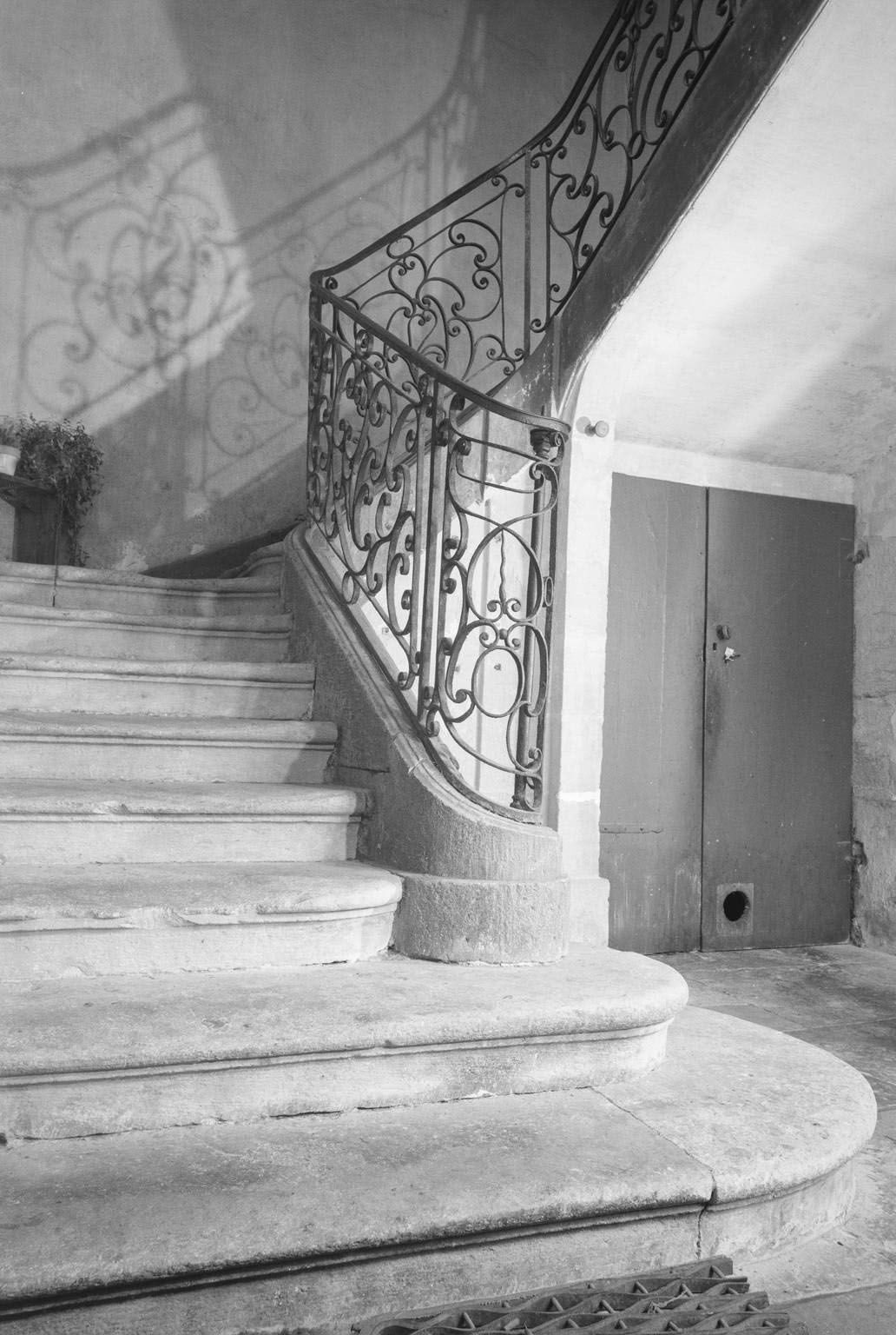 Ecole Saint-Front, rampe d'escalier.