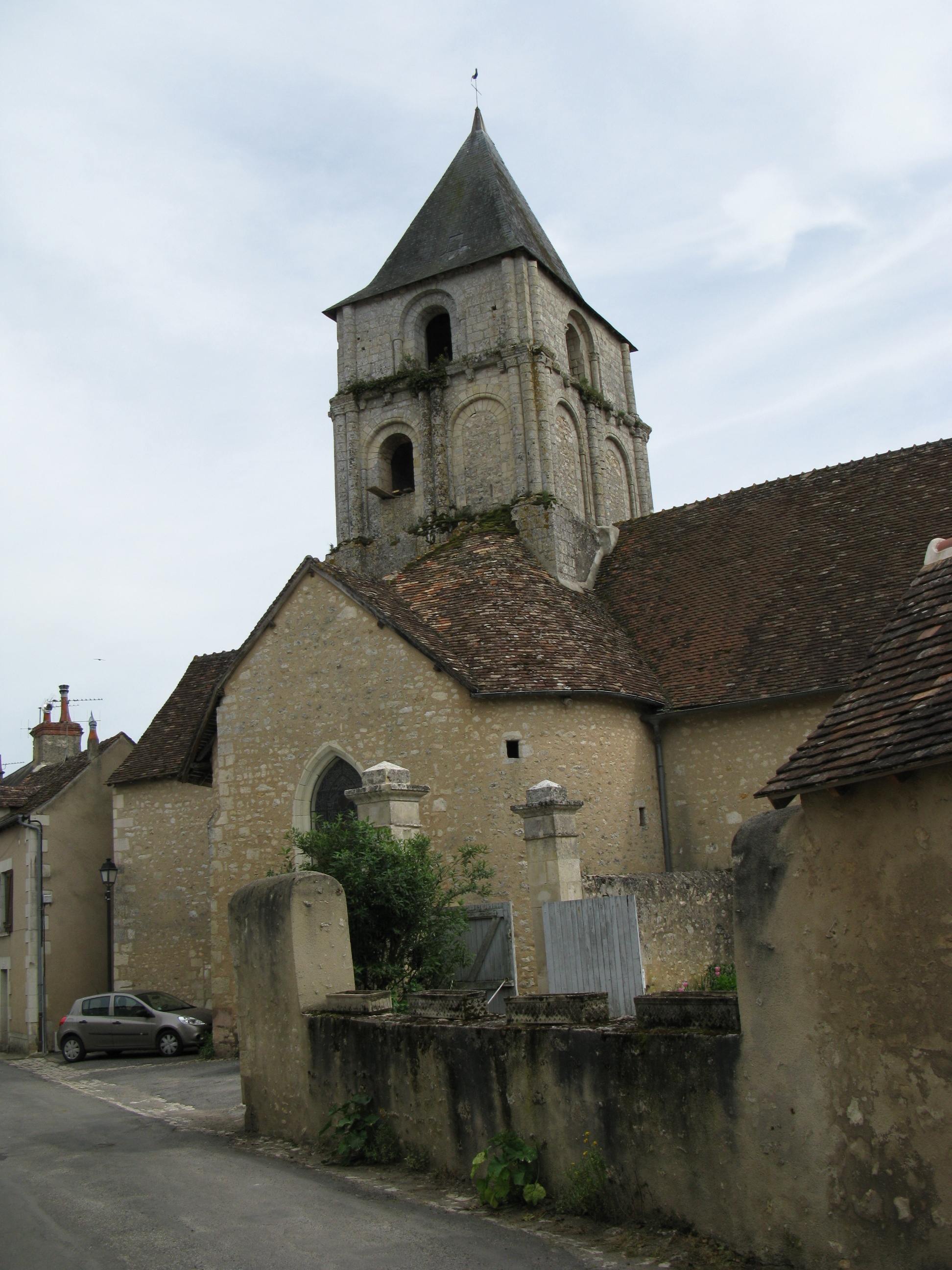 Clocher et bras nord du transept.