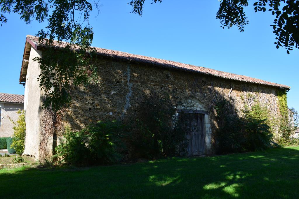 Château de Baudeau : élévation postérieure de l'aile sud-est.