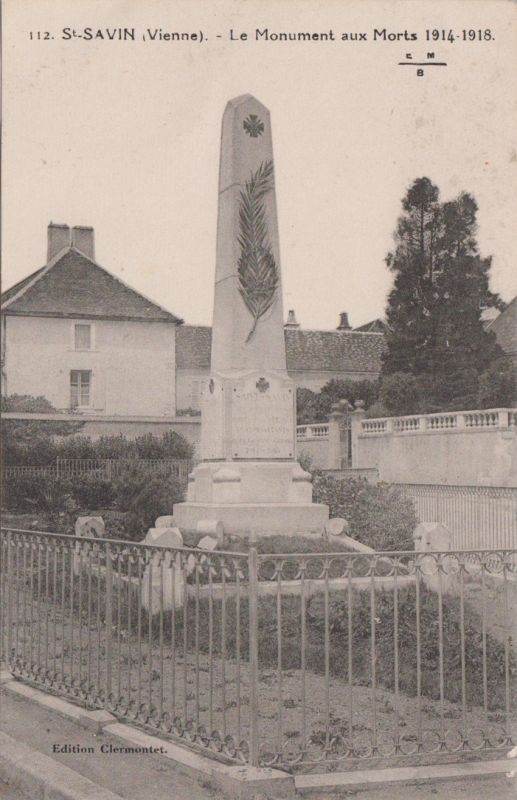 Le monument aux morts de 1914-1918, carte postale ancienne.
